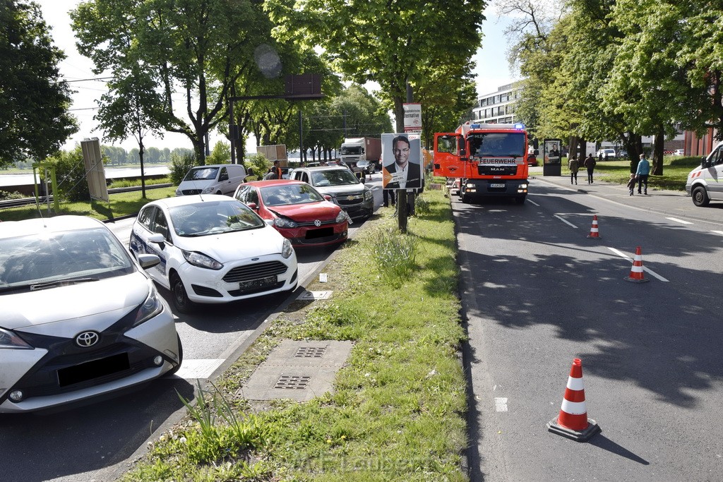 VU Koeln Bayenthal Schoenhauserstr Rheinuferstr P05.JPG - Miklos Laubert